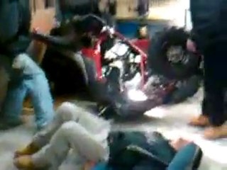 Chute en quad au démarrage