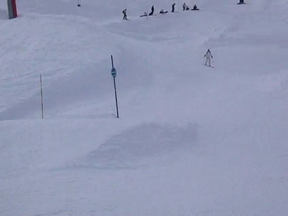 Babou et Chacha sautent en ski