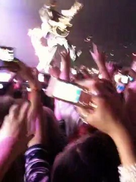 Tokio Hotel - In your shadow I can Shine live göteborg 2010