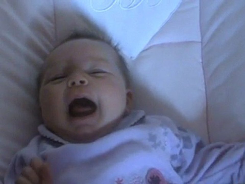 Anaïs 2 mois sourires