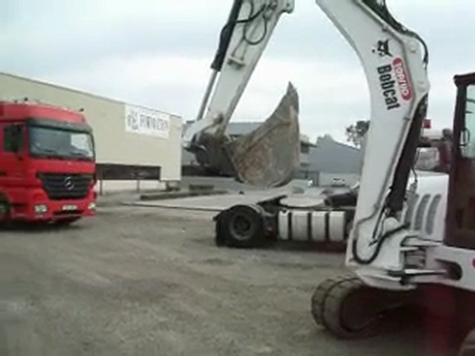 Bobcat 442,2004,3645h, vid 2