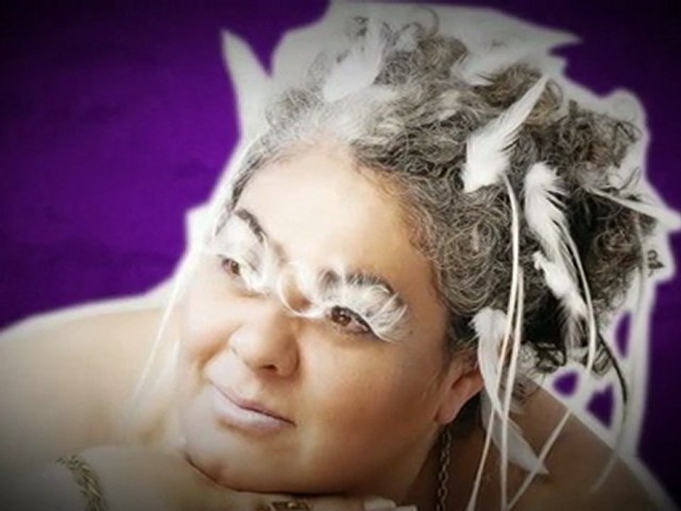 Esther - Bande Annonce "Parlez-moi de vous" sur Futuradios