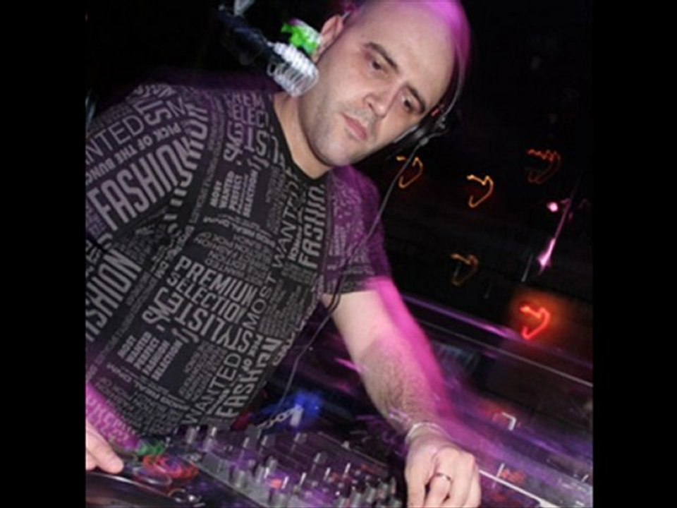 JJ Mullor & Submission DJ's - Invisible (Original Mix)