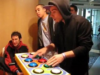 Un gars trop fan de pop'n music