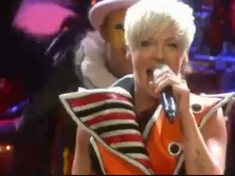 Pink - Bad Influence (Funhouse Tour Live In Australia)