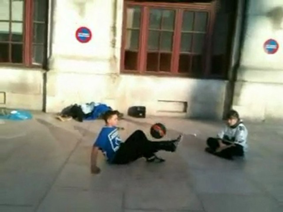 concours galaxy foot ( street style society,fan2sport.com)