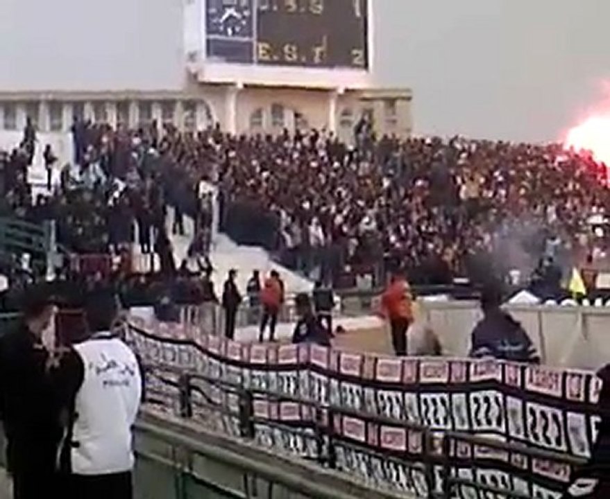 Curva Sud  a  SFAX [  Taraji  Ya  Dawla  ]