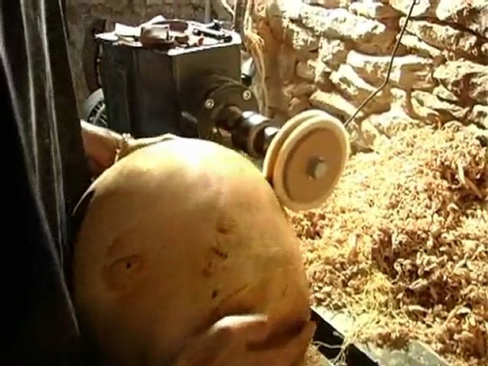 Tourneur sur bois à Saint Père