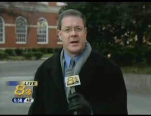 Un journaliste pete un cable en direct
