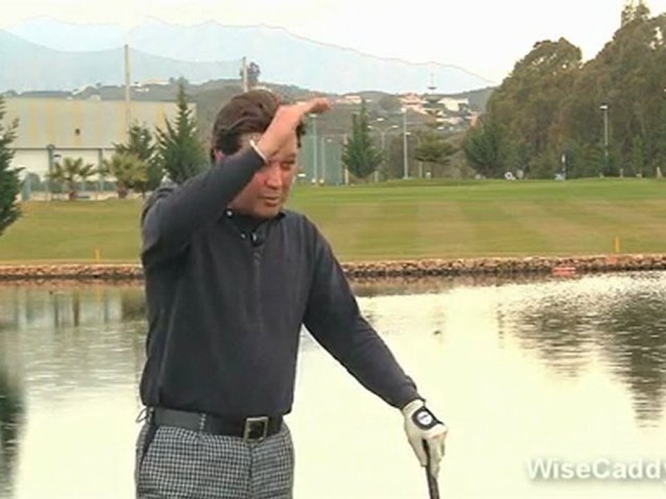 Clases de Golf - Jugar la bola baja (golpe bajo)