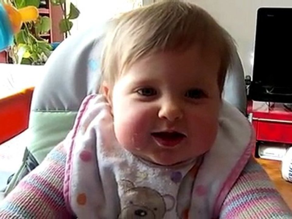 Cerise et son biberon