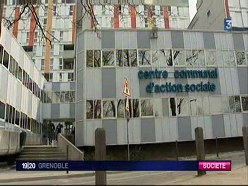 Grenoble - Expulsion de familles du C. d'accueil Municipal