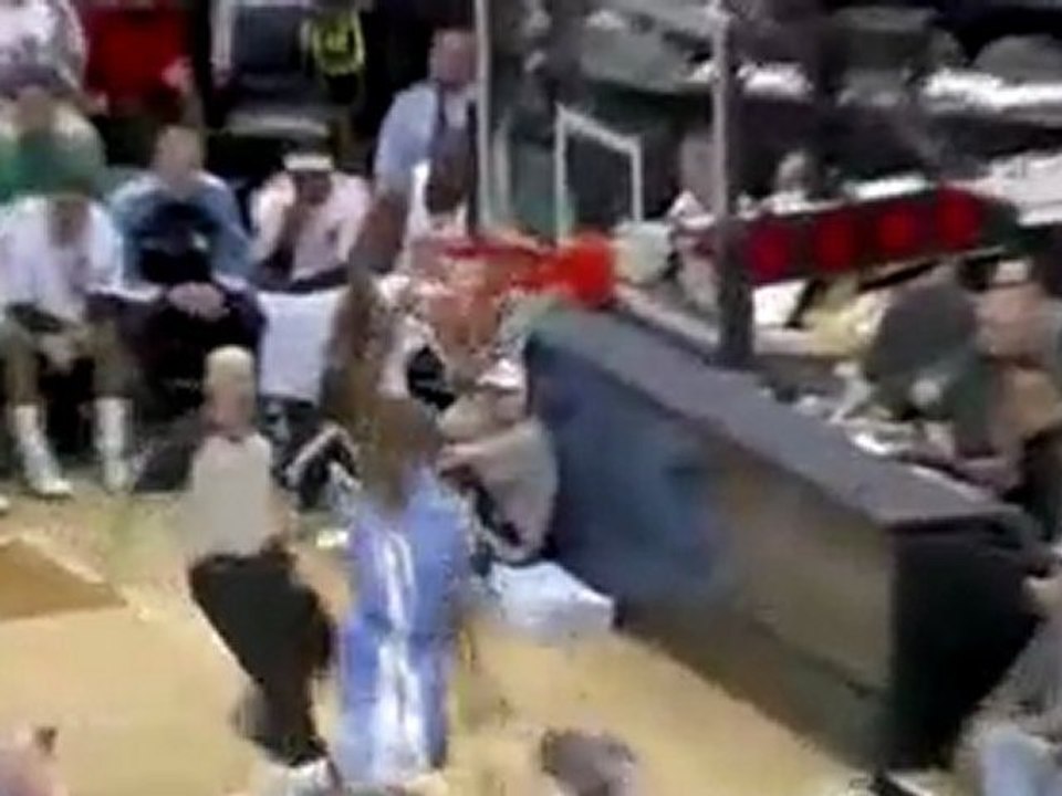 3/10/10: J.R. Smith 360 Alley-Oop vs Timberwolves