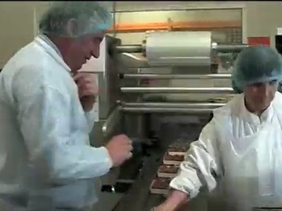 Visite de François Bayrou dans une patisserie bio