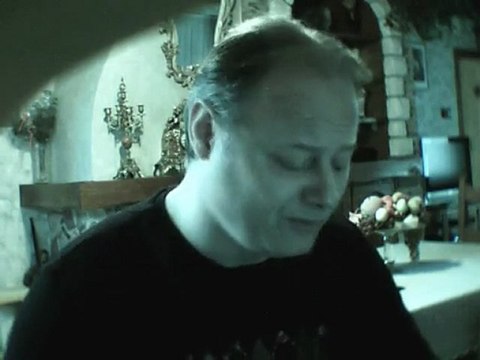 elvis presley ) plus je te regarde plus je taime encore.