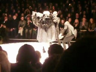 Défilé Viktor & Rolf aux Tuileries #09