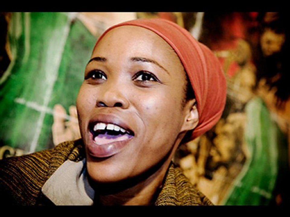 Bob Sinclair & Queen Ifrica-The beat goes on