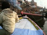 VARANASI : Crémation sur les Ghats...