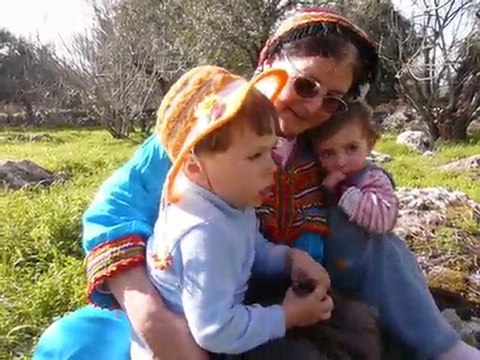 Jida chante avec Nyla et Loumsi