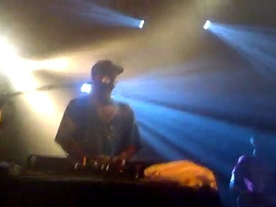 féfé paris elysee montmartre 12.03.2010 miss wesh wesh yo