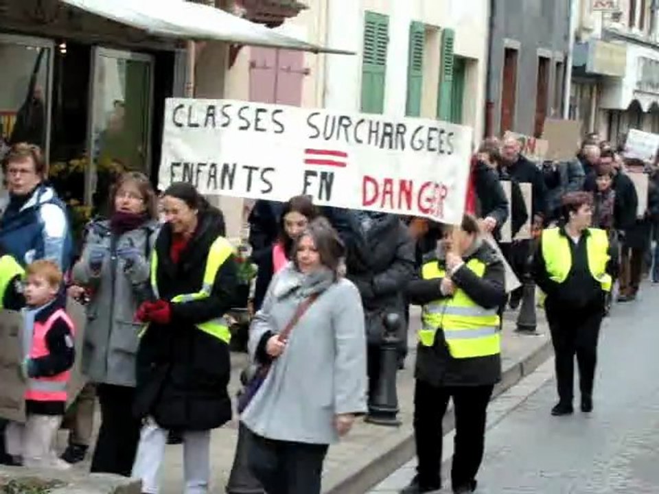 CHAMBLY MANIFESTATION ECOLE