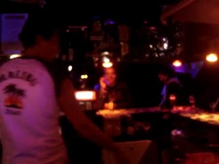 flare in discotheque jonglage bouteille