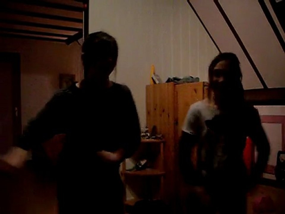 DAANCE AVEC CAROLINE . [[MDR.]]
