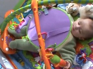 Gaëtan boxe avec les pieds