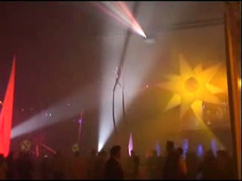 JULIE-silk-presents Art agency Valentino