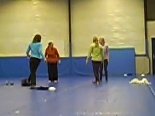 Le Groupe en Gym [ Marine, Mathlide, Elodie P, Alison]