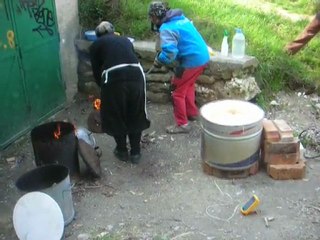 Cuisson Raku des bébés dragons.