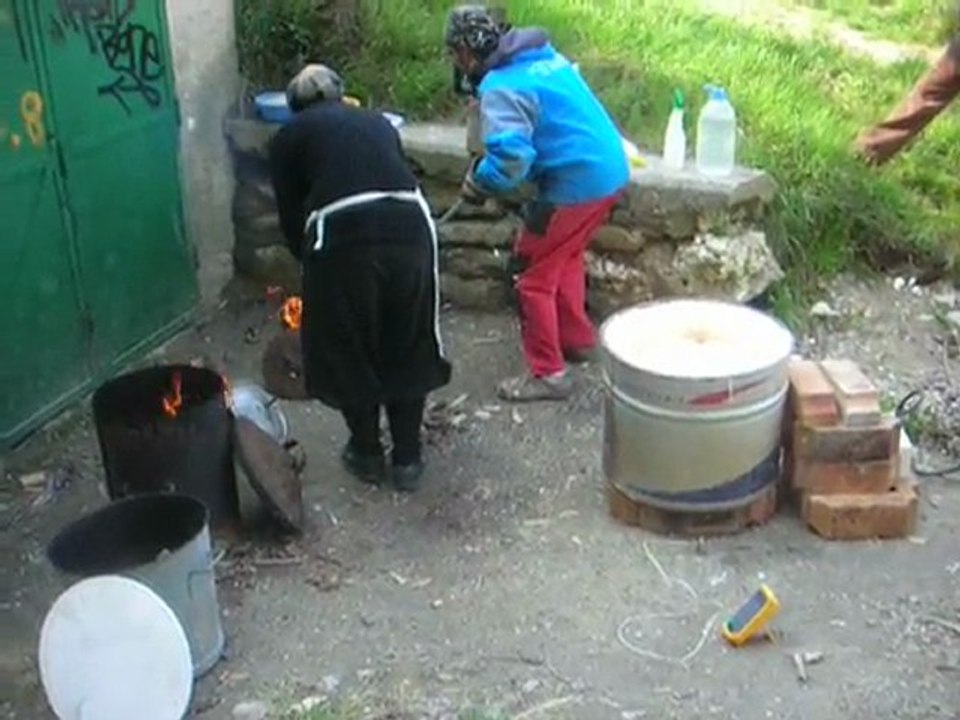 Cuisson Raku des bébés dragons.