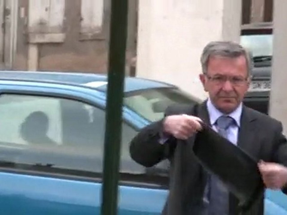 François Bonneau Arrivée à l'Hôtel de Région (1)