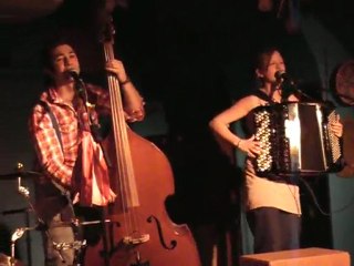 DE POIL : Bric-à-brac