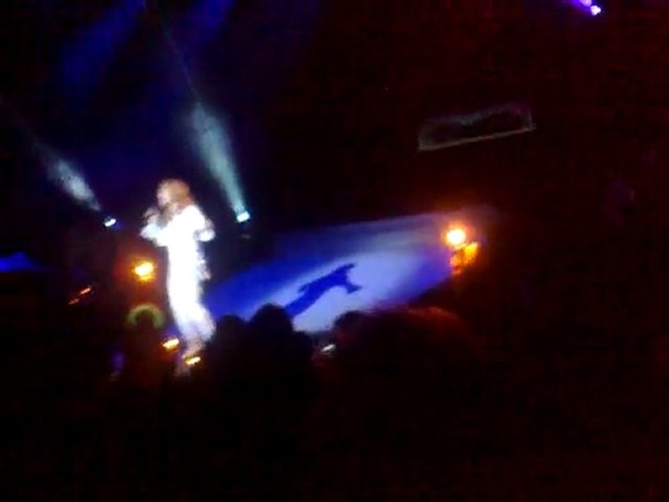 Wind Beneath my wings Concert Lara Fabian Grenoble