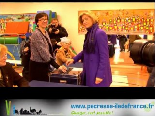 Valérie au bureau de vote du 1er tour