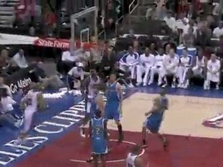 Baron Davis found all of his teammates on Monday night, fini