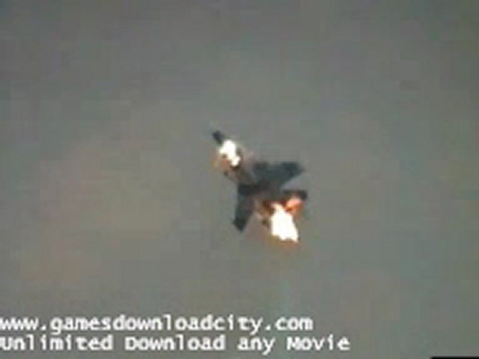Aircraft - F-16 Fighter stalls above runway and crashes