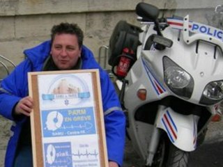 Clip de soutien aux PARMs en grève