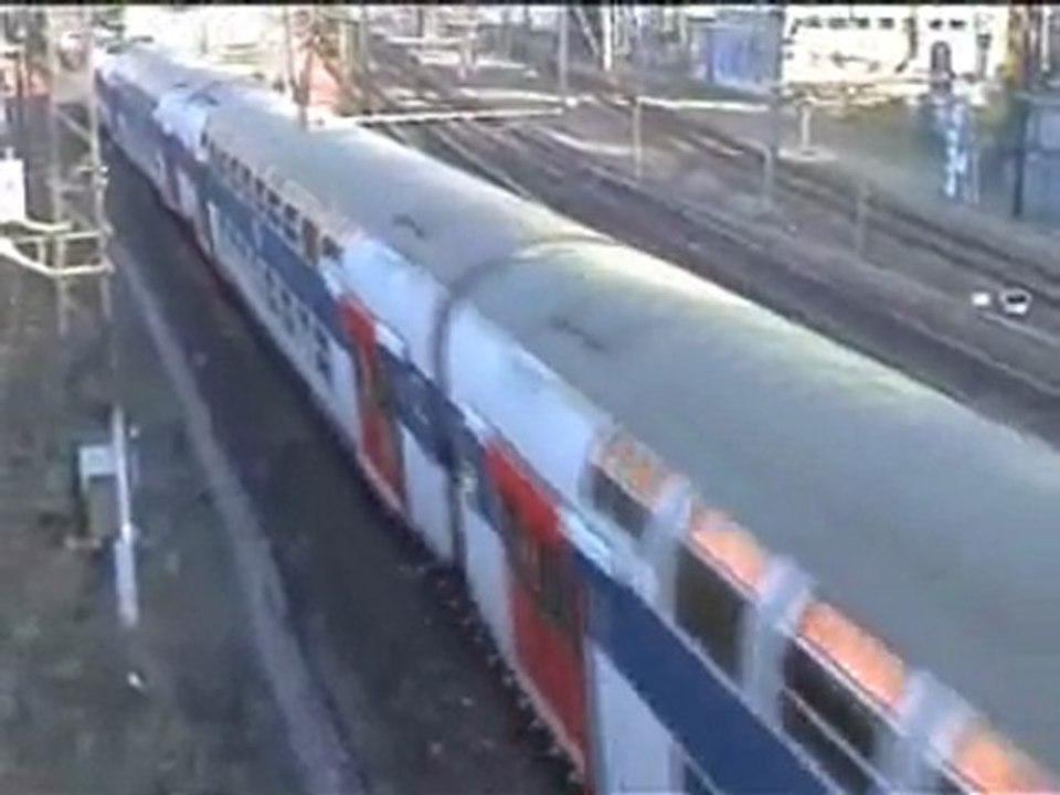 une rame z5600 arrive à moret