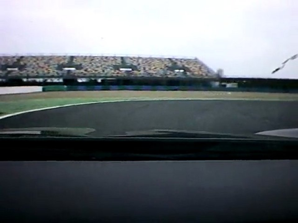 poursuite C6 sur magnycours