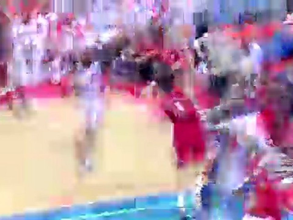 LeBron James records 29 points, grabbing 12 rebounds and dis