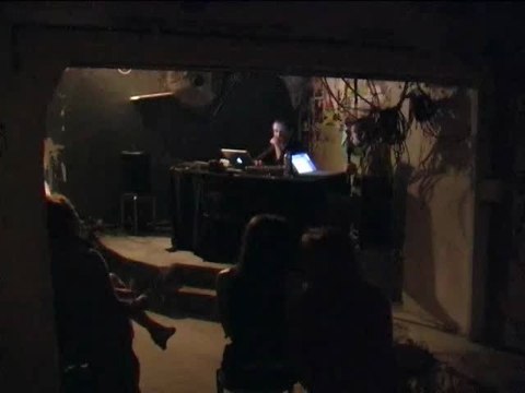 La semaine de la pop philosophie, extrait de Duo Philosophico-Musical par Bastient Gallet (philosophe) et Mathias Delplanque (musicien, artiste).