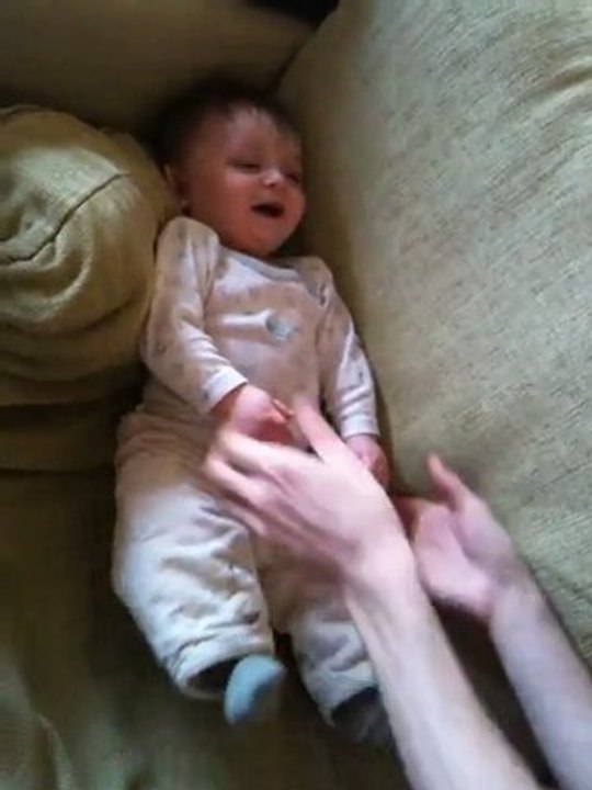 alban qui s'éclate avec papa