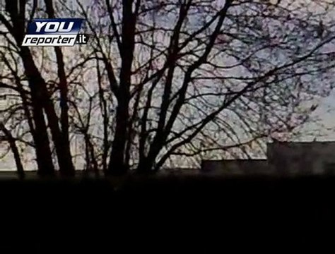 Incendio in una ditta a Torino. Pompieri al lavoro