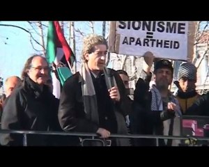 Sète 6 mars 2010 Meeting contre Agrexco. Eyal Sivan cinéaste