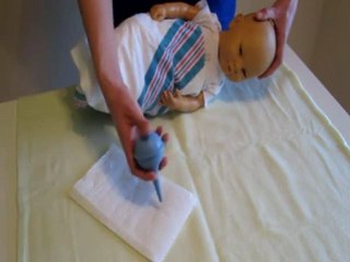 How to Clean Your Baby's Nose With a Bulb Syringe