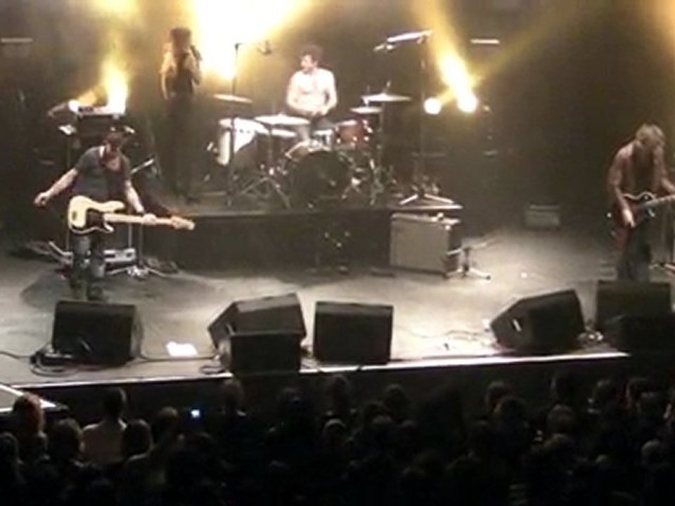 Izia--La Carène Brest (29)---17/03/2010