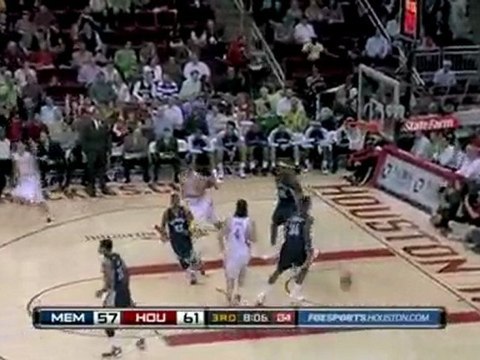 Aaron Brooks spots up from deep and knocks down the three.