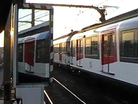 MS61 : Arrivée à la gare de Torcy sur la ligne A du RER